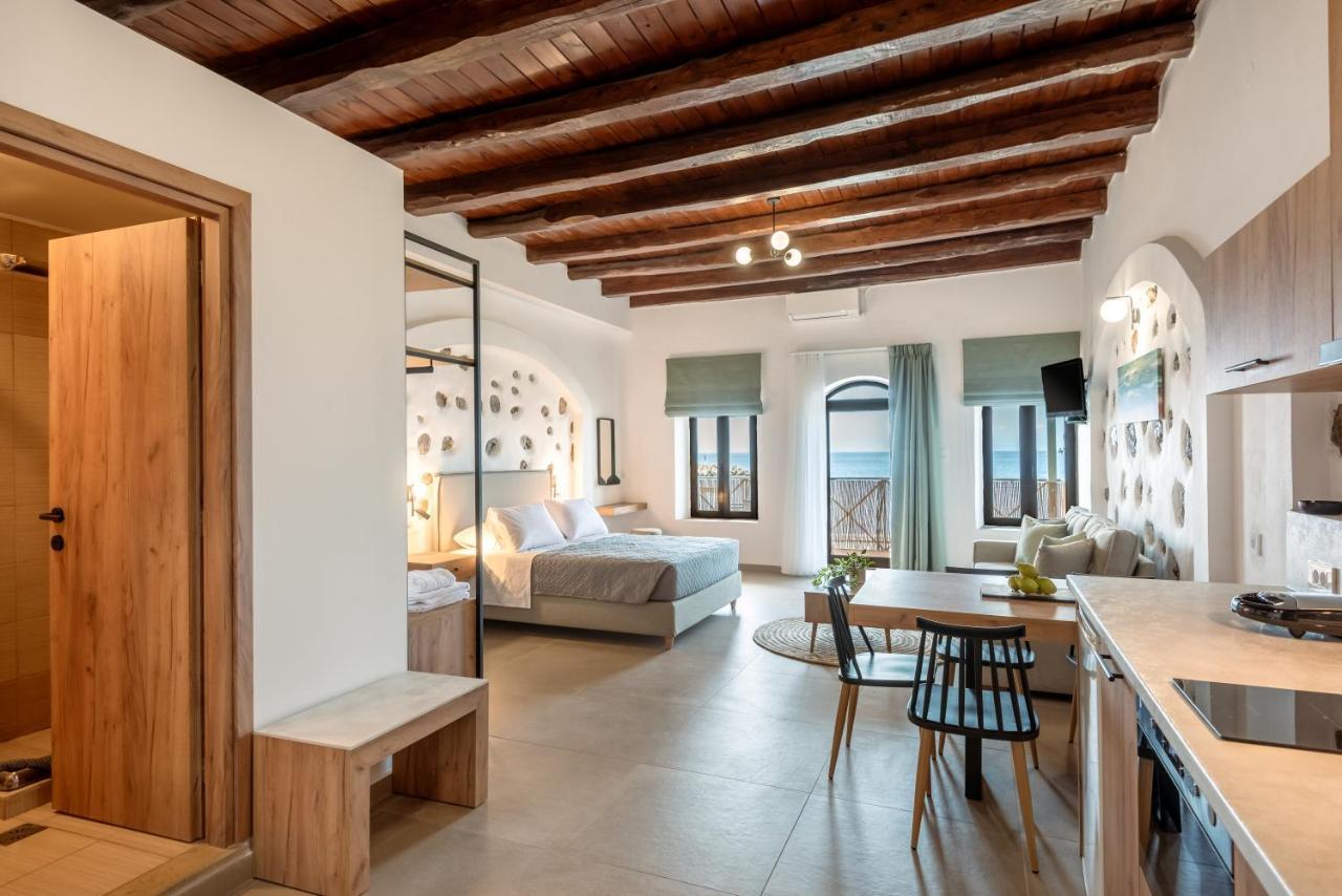 Superb Apartments Kriaras Sea View In Sfakia Khóra Sfakíon Buitenkant foto