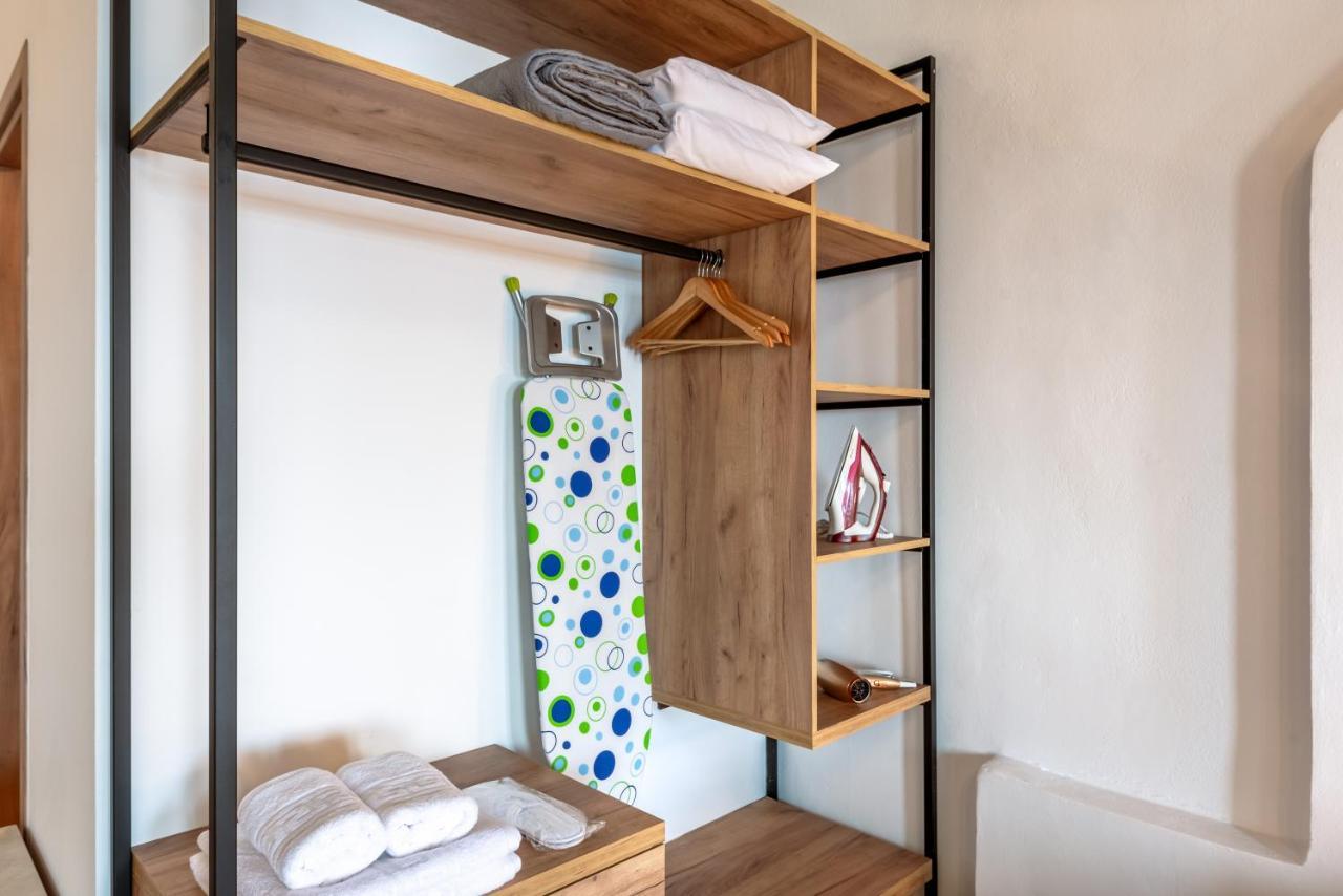 Superb Apartments Kriaras Sea View In Sfakia Khóra Sfakíon Buitenkant foto