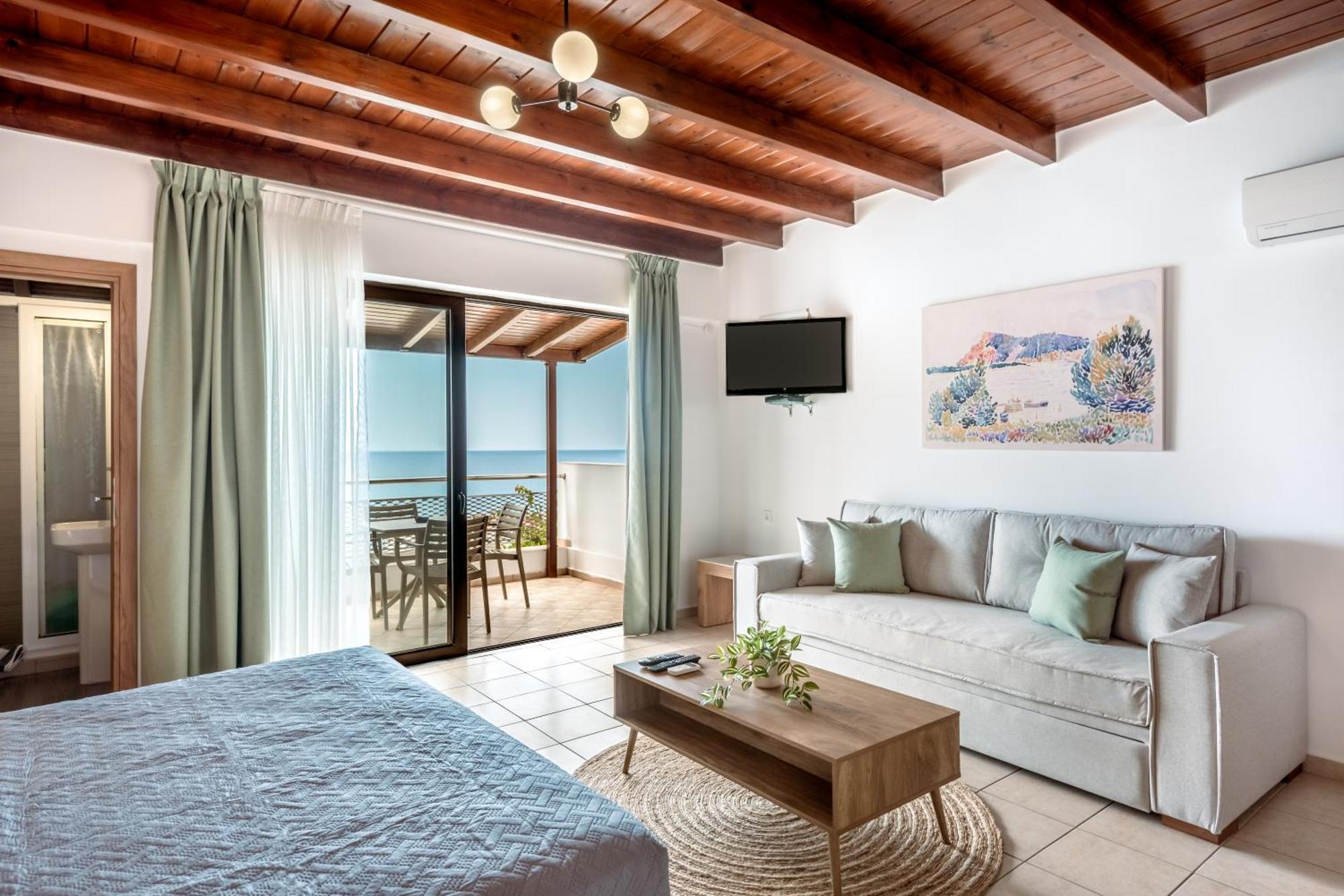 Superb Apartments Kriaras Sea View In Sfakia Khóra Sfakíon Buitenkant foto