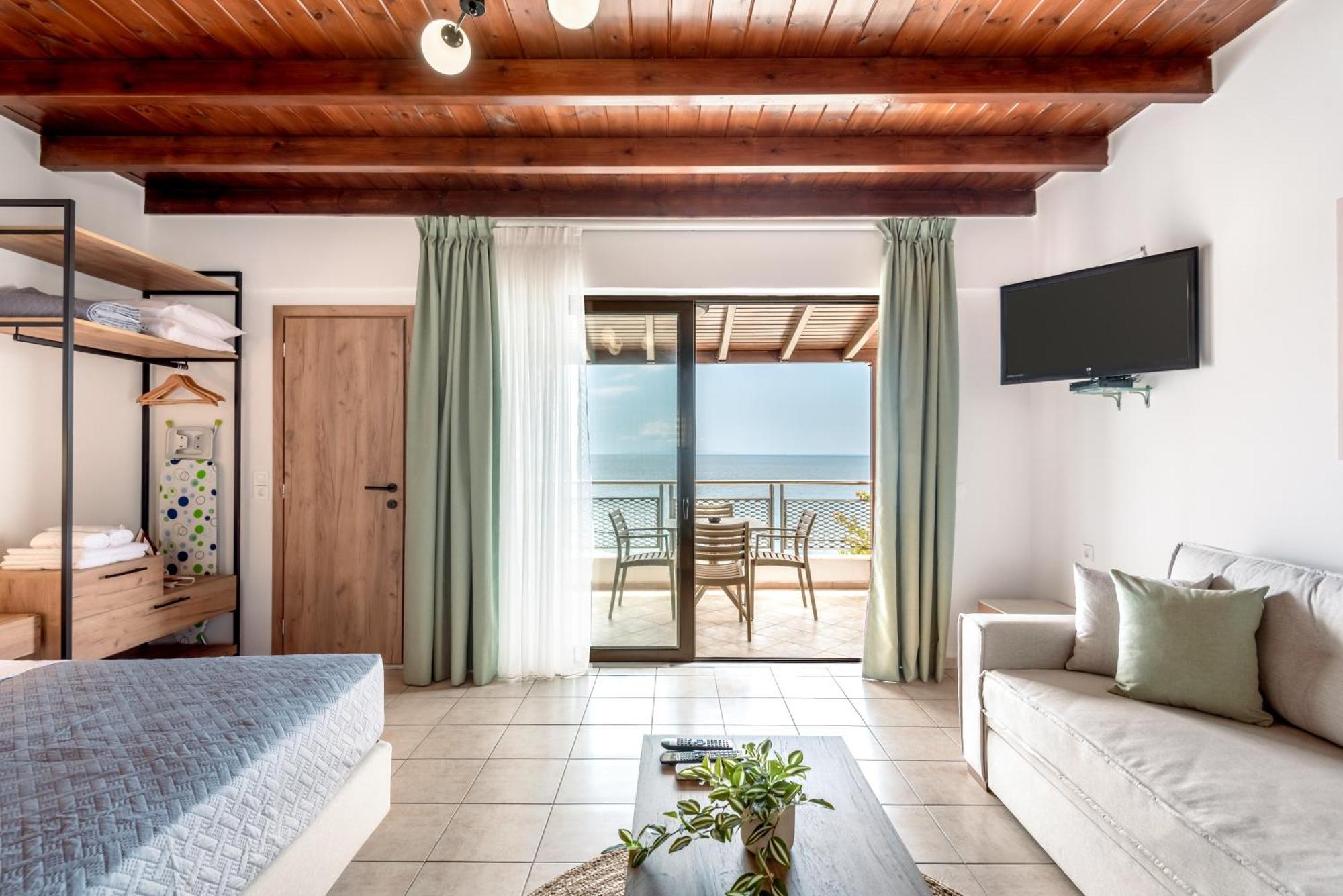 Superb Apartments Kriaras Sea View In Sfakia Khóra Sfakíon Buitenkant foto