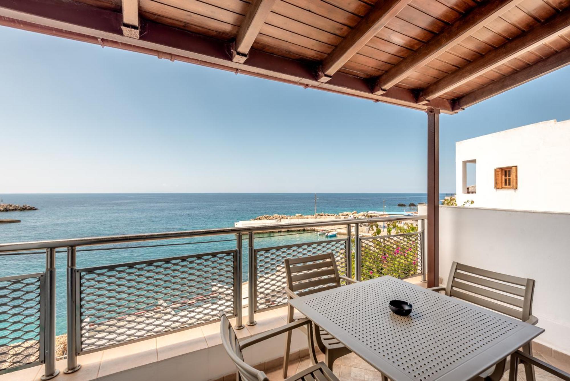 Superb Apartments Kriaras Sea View In Sfakia Khóra Sfakíon Buitenkant foto