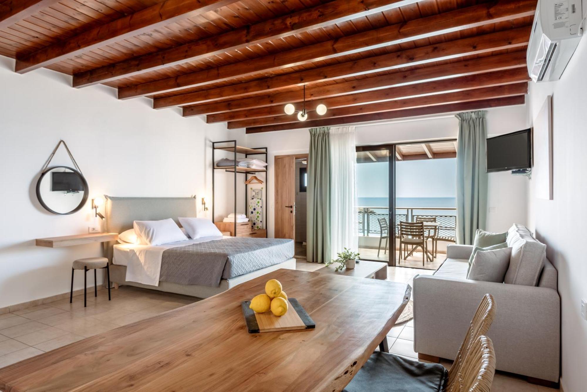 Superb Apartments Kriaras Sea View In Sfakia Khóra Sfakíon Buitenkant foto